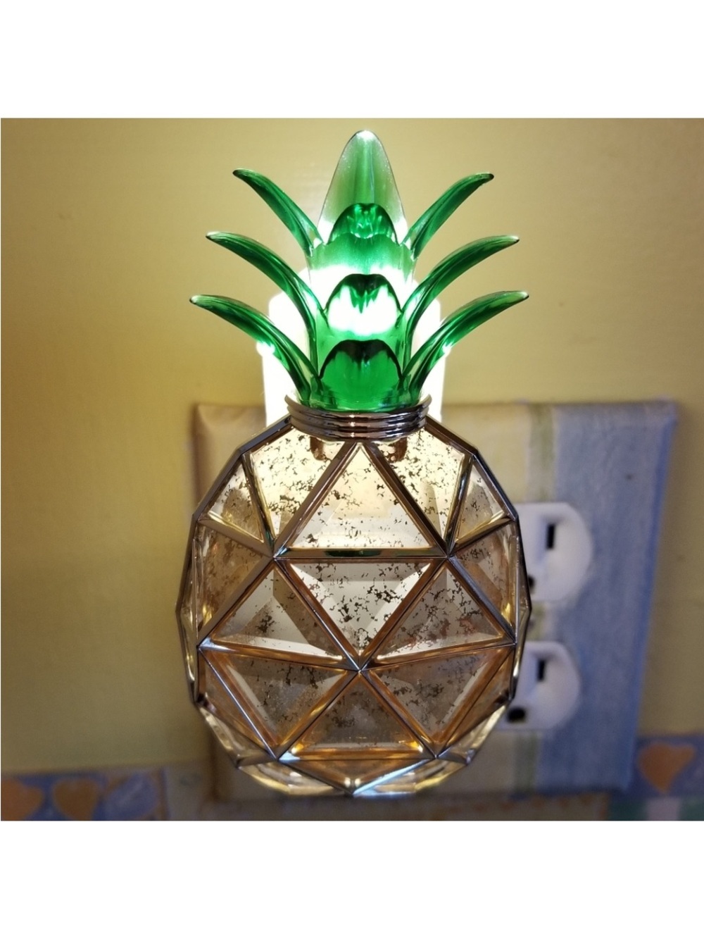 bath and body works pineapple wallflower plug in with nightlight - Picture 3 of 5